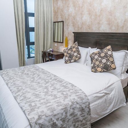 Petronella Suites Apartment @ Jesselton Quay Kota Kinabalu Exterior photo